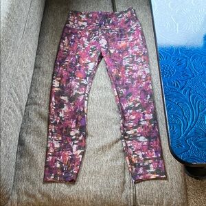 Lululemon Wunder Train High-Rise Tight 25"
Cinder Flash Multi